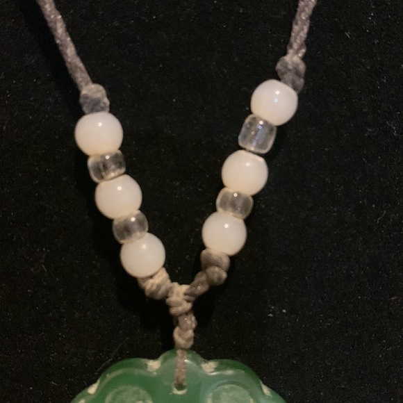 Vint Green Hardstone Carved Pendant on adjust cord - Picture 4 of 6